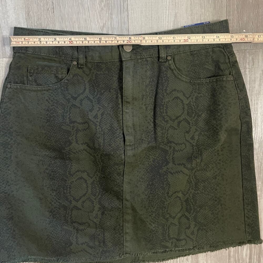 NWT Hollister Mini Skirt Size 9 29 Denim Cut Off Jean Snake Ultra High Rise - Picture 4 of 14
